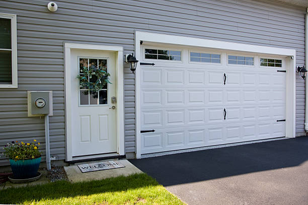 24/7 Emergency Garage Door Panel Replacement experts in Laflin, PA